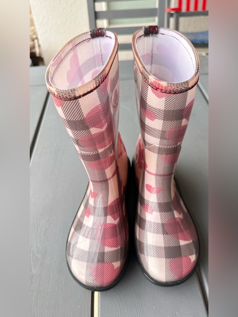 Burberry heart-print check rain boots size 2
